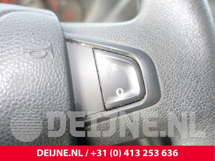 Renault Master III 2.3 dCi 125 16V FWD Skrotfordon (2019, GROEN)