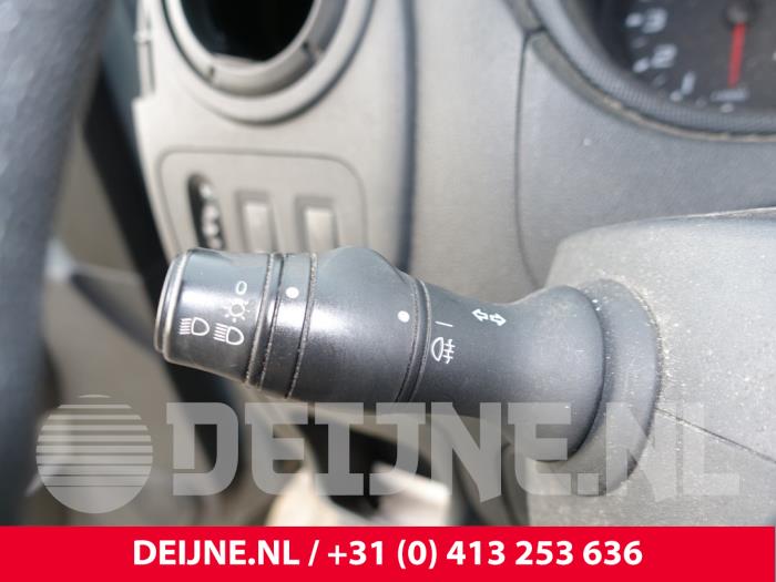 Renault Master III 2.3 dCi 125 16V FWD Skrotfordon (2019, GROEN)