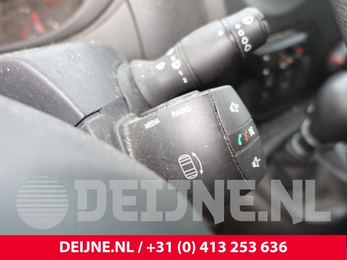 Renault Master III 2.3 dCi 125 16V FWD Skrotfordon (2019, GROEN)