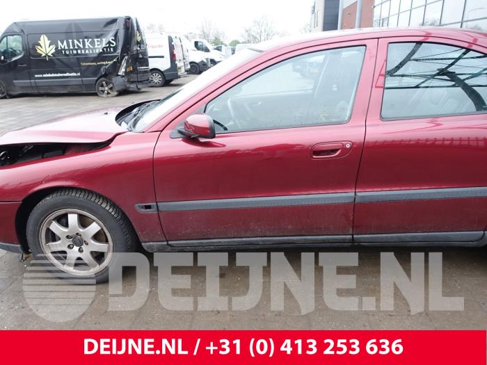 Volvo S60 I 2.4 20V 140 Skrotfordon (2003, ROOD)