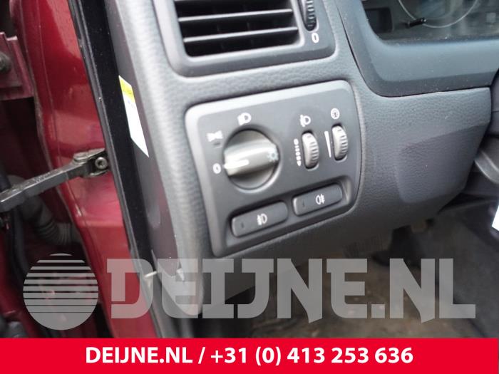 Volvo S60 I 2.4 20V 140 Skrotfordon (2003, ROOD)
