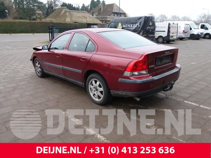 Volvo S60 I 2.4 20V 140 Skrotfordon (2003, ROOD)