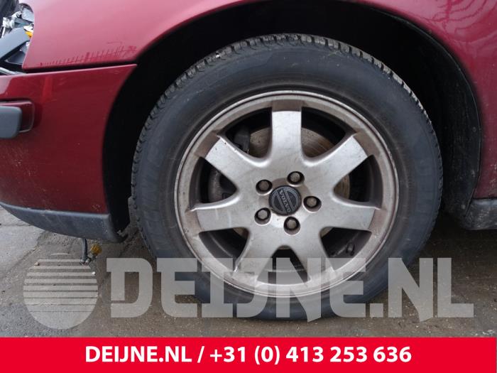 Volvo S60 I 2.4 20V 140 Skrotfordon (2003, ROOD)