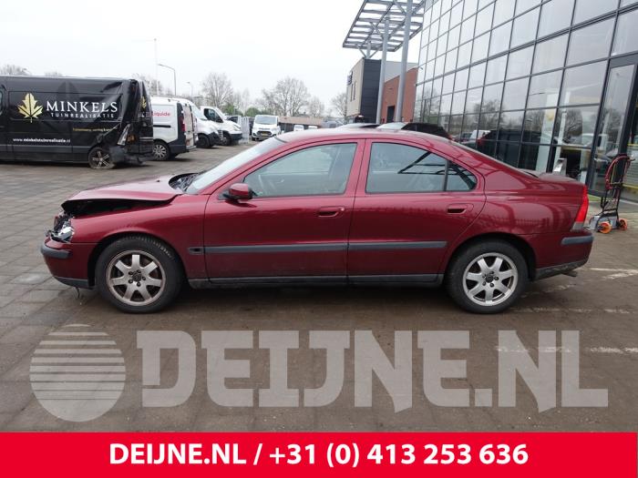 Volvo S60 I 2.4 20V 140 Skrotfordon (2003, ROOD)