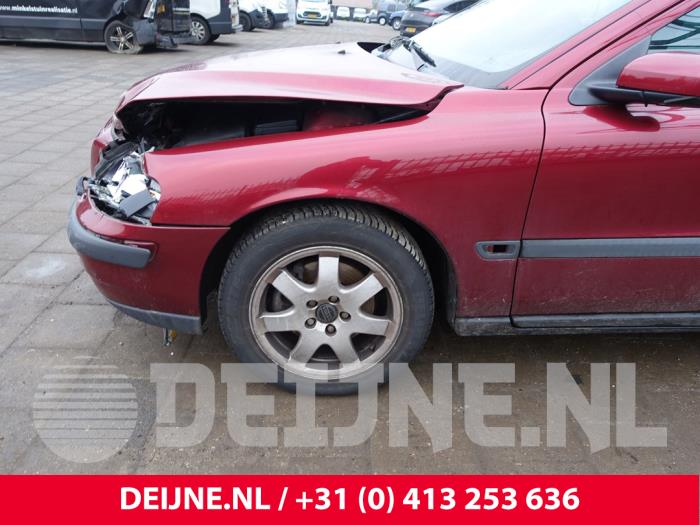 Volvo S60 I 2.4 20V 140 Skrotfordon (2003, ROOD)