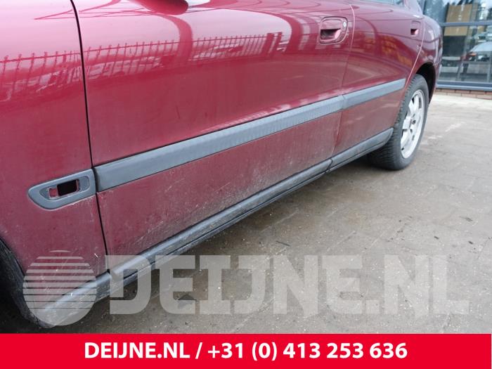 Volvo S60 I 2.4 20V 140 Skrotfordon (2003, ROOD)