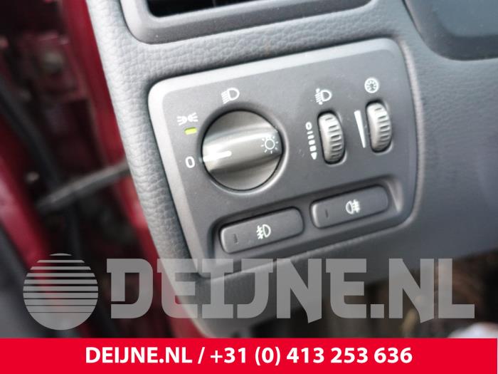 Volvo S60 I 2.4 20V 140 Skrotfordon (2003, ROOD)