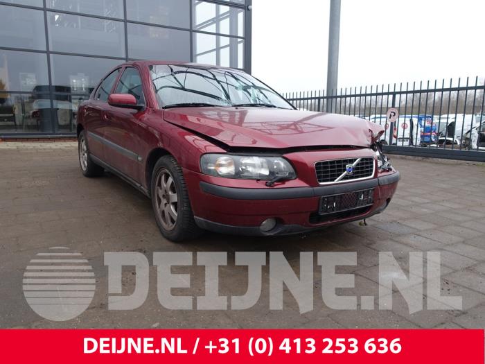 Volvo S60 I 2.4 20V 140 Skrotfordon (2003, ROOD)