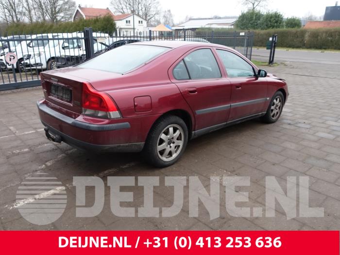 Volvo S60 I 2.4 20V 140 Skrotfordon (2003, ROOD)