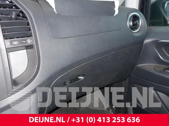 Mercedes Vito 2.2 114 CDI 16V Skrotfordon (2019, ZWART)