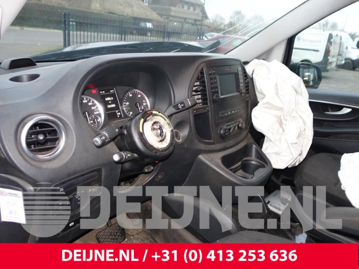 Mercedes Vito 2.2 114 CDI 16V Skrotfordon (2019, ZWART)