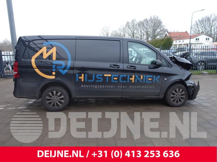 Mercedes Vito 2.2 114 CDI 16V Skrotfordon (2019, ZWART)