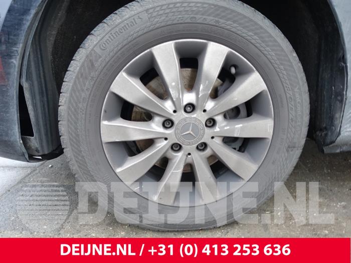 Mercedes Vito 2.2 114 CDI 16V Skrotfordon (2019, ZWART)