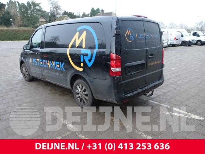 Mercedes Vito 2.2 114 CDI 16V Skrotfordon (2019, ZWART)
