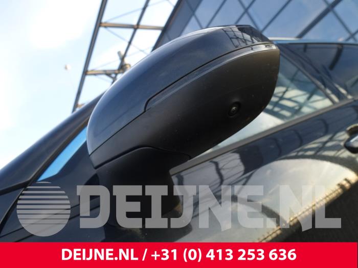 Lynk & Co 01 1.5 PHEV Skrotfordon (2023, ZWART)