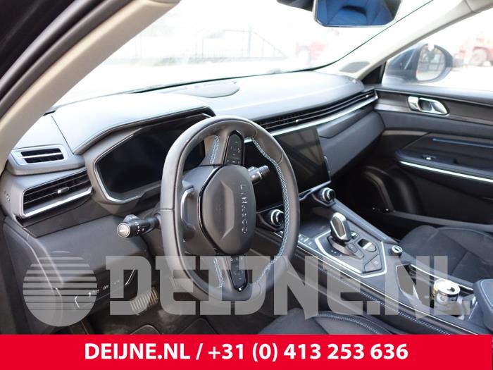 Lynk & Co 01 1.5 PHEV Skrotfordon (2023, ZWART)