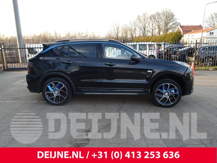 Lynk & Co 01 1.5 PHEV Skrotfordon (2023, ZWART)