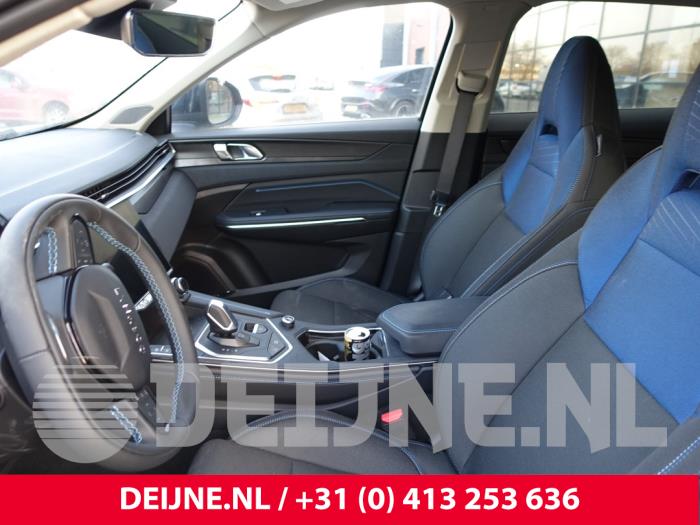 Lynk & Co 01 1.5 PHEV Skrotfordon (2023, ZWART)