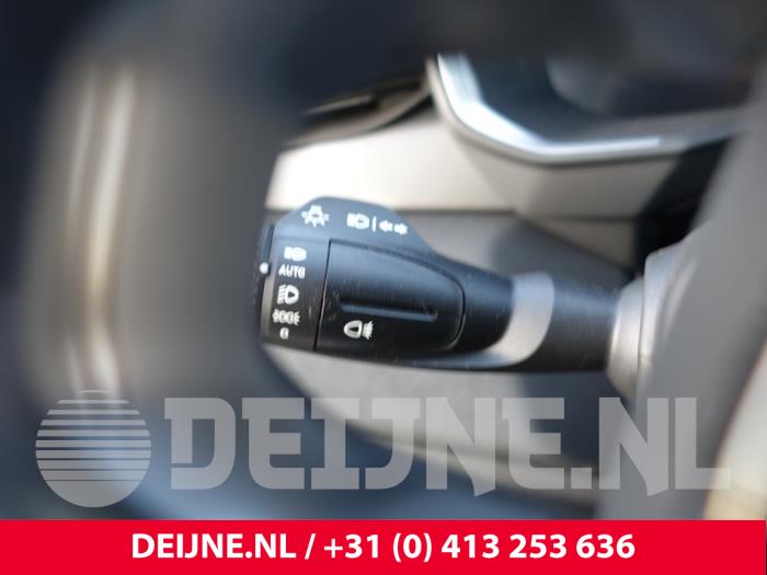 Lynk & Co 01 1.5 PHEV Skrotfordon (2023, ZWART)