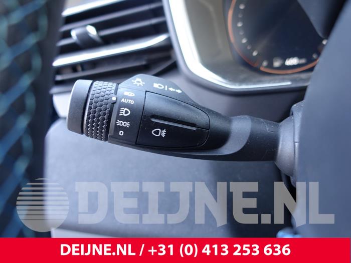 Lynk & Co 01 1.5 PHEV Sloopvoertuig (2023, Blauw)