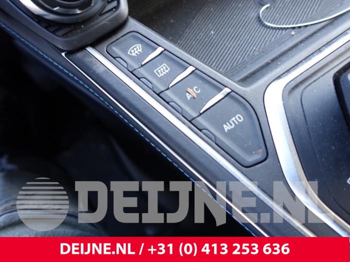 Lynk & Co 01 1.5 PHEV Sloopvoertuig (2023, Blauw)