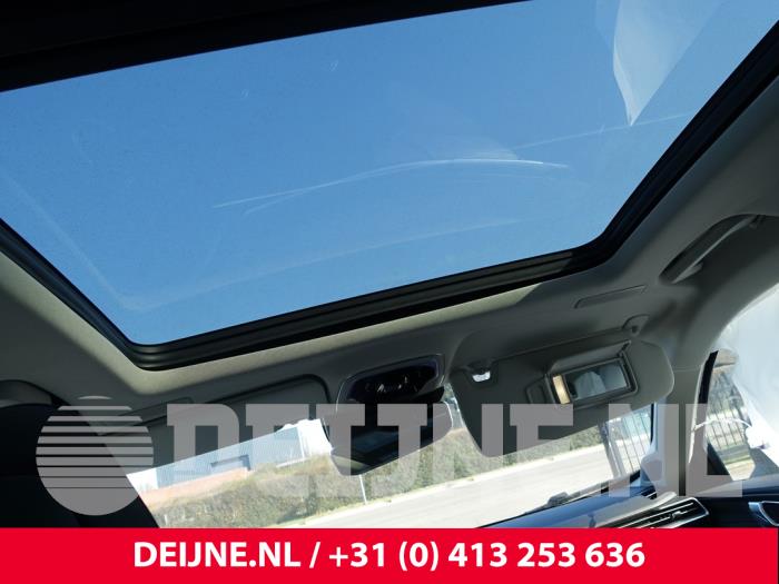 Lynk & Co 01 1.5 PHEV Sloopvoertuig (2023, Blauw)