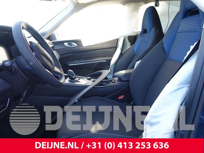 Lynk & Co 01 1.5 PHEV Sloopvoertuig (2023, Blauw)