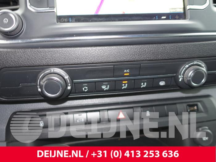 Peugeot Expert 2.0 Blue HDi 120 16V Sloopvoertuig (2017, Donker, Grijs)