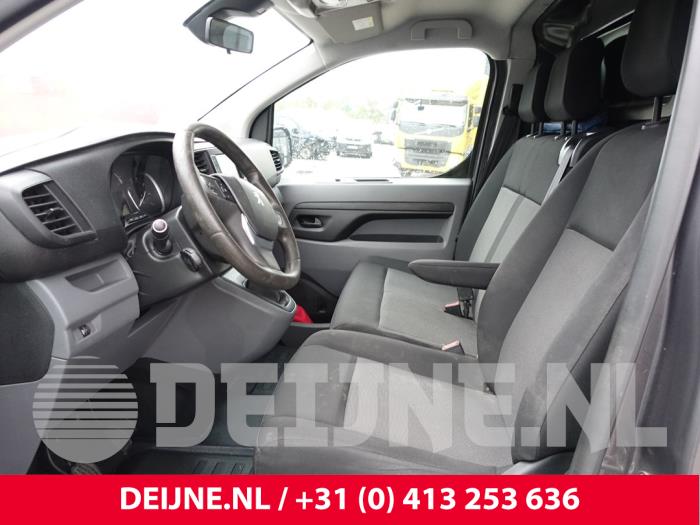 Peugeot Expert 2.0 Blue HDi 120 16V Sloopvoertuig (2017, Donker, Grijs)