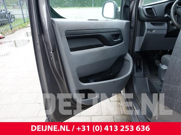 Peugeot Expert 2.0 Blue HDi 120 16V Sloopvoertuig (2017, Donker, Grijs)