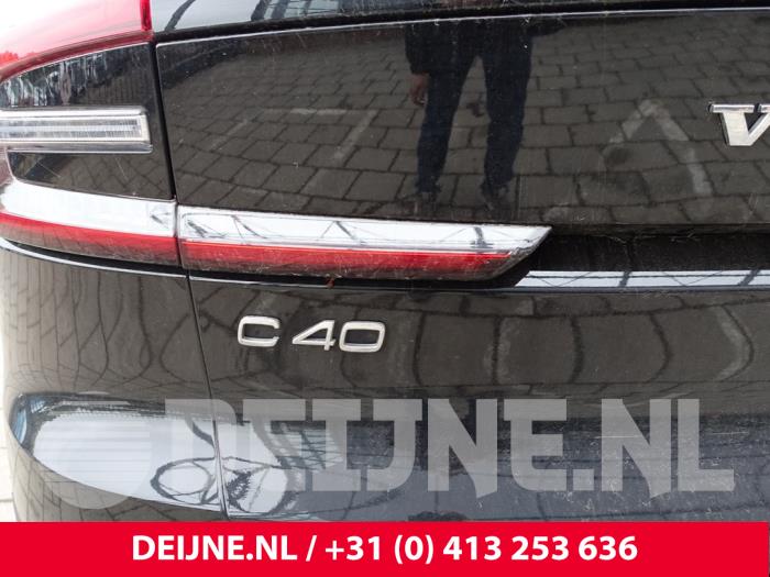 Volvo C40 Recharge Recharge Twin 78 kWh Skrotfordon (2023, ZWART)