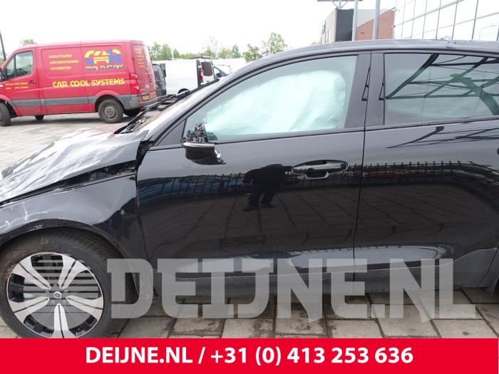 Volvo C40 Recharge Recharge Twin 78 kWh Skrotfordon (2023, ZWART)