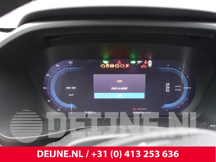 Volvo C40 Recharge Recharge Twin 78 kWh Skrotfordon (2023, ZWART)
