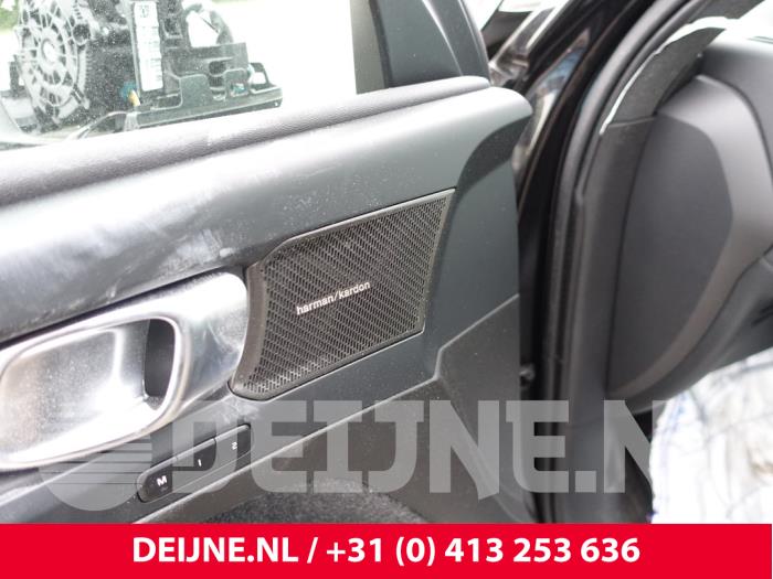 Volvo C40 Recharge Recharge Twin 78 kWh Skrotfordon (2023, ZWART)