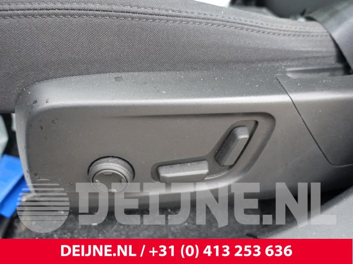 Volvo C40 Recharge Recharge Twin 78 kWh Skrotfordon (2023, ZWART)