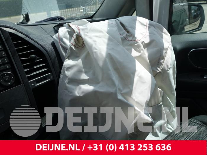 Mercedes Vito 1.6 111 CDI 16V Skrotfordon (2018, WIT)