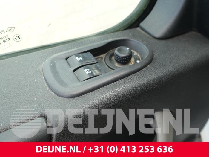 Renault Master III 2.3 dCi 125 16V FWD Samochód złomowany (2015, Bialy)