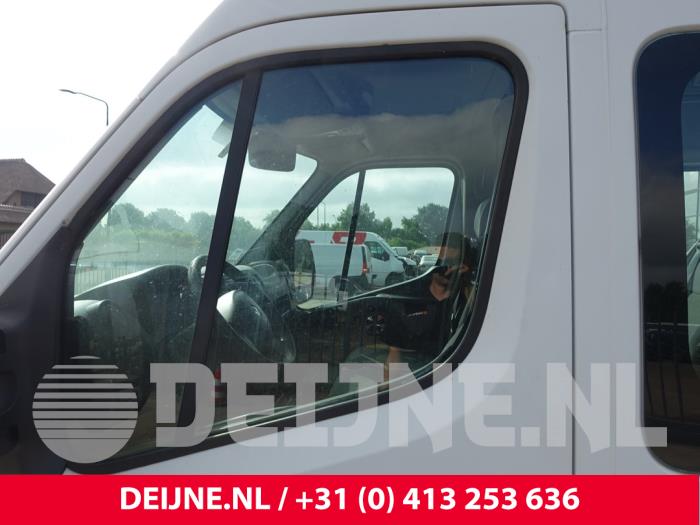 Renault Master III 2.3 dCi 125 16V FWD Samochód złomowany (2015, Bialy)