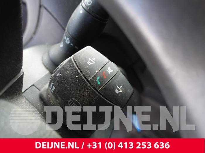 Renault Master III 2.3 dCi 125 16V FWD Samochód złomowany (2015, Bialy)