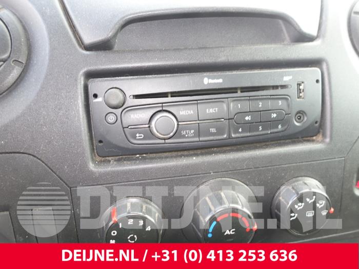 Renault Master III 2.3 dCi 125 16V FWD Samochód złomowany (2015, Bialy)