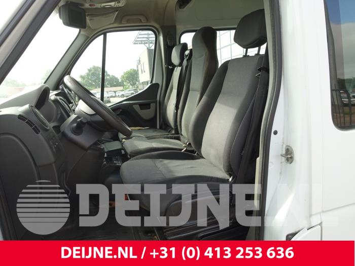 Renault Master III 2.3 dCi 125 16V FWD Samochód złomowany (2015, Bialy)