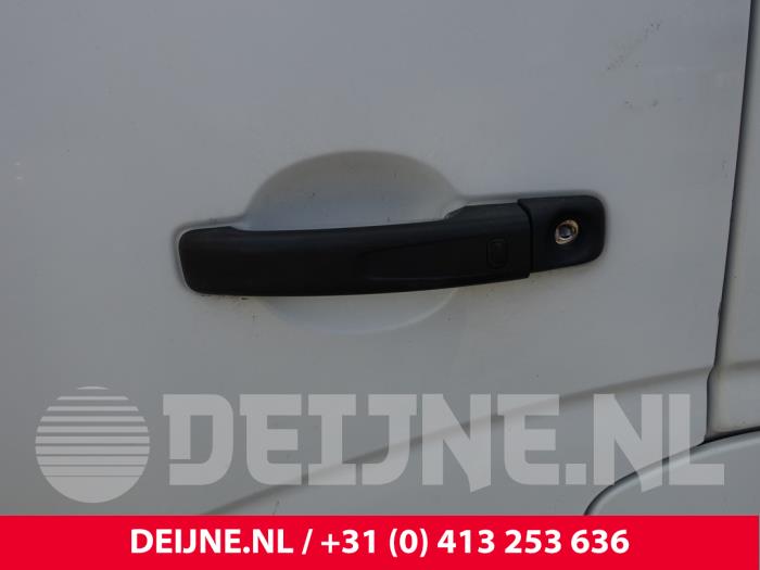 Renault Master III 2.3 dCi 125 16V FWD Samochód złomowany (2015, Bialy)