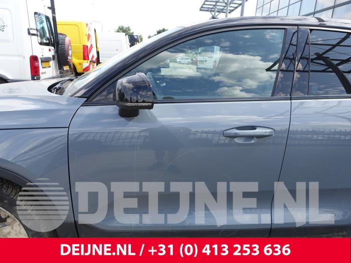 Volvo C40 Recharge Recharge Twin 78 kWh Skrotfordon (2021, GRIJS)