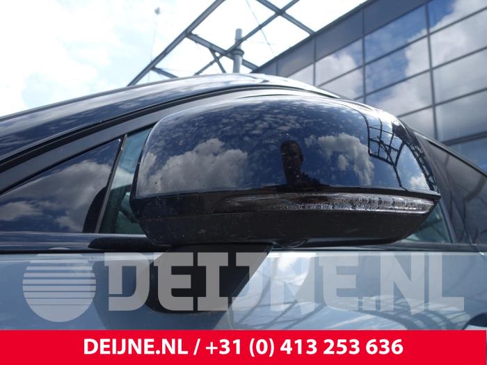 Volvo C40 Recharge Recharge Twin 78 kWh Skrotfordon (2021, GRIJS)