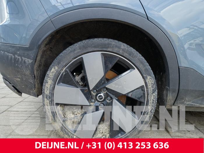 Volvo C40 Recharge Recharge Twin 78 kWh Skrotfordon (2021, GRIJS)