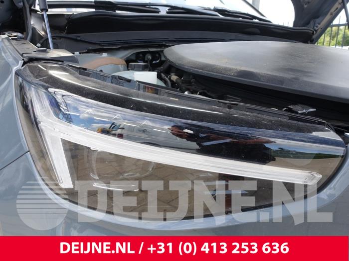 Volvo C40 Recharge Recharge Twin 78 kWh Skrotfordon (2021, GRIJS)