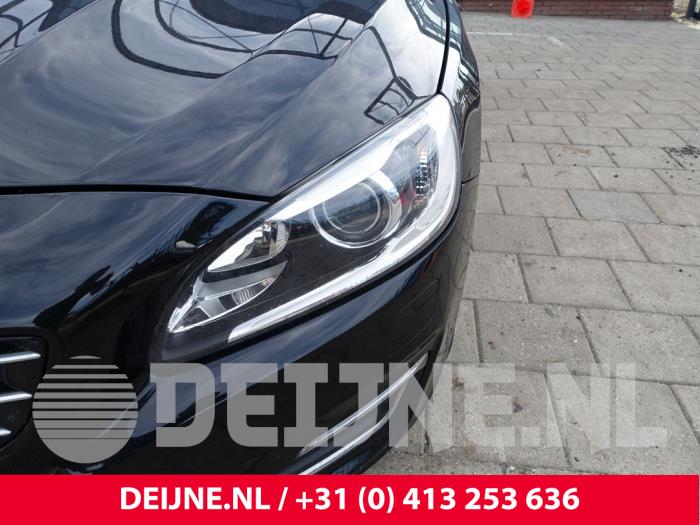 Volvo V60 I 2.4 D6 20V Plug-in Hybrid AWD Skrotfordon (2014, ZWART)