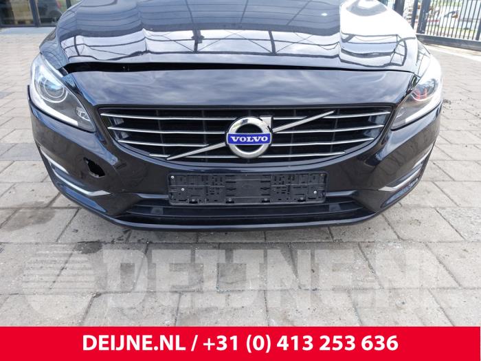 Volvo V60 I 2.4 D6 20V Plug-in Hybrid AWD Skrotfordon (2014, ZWART)