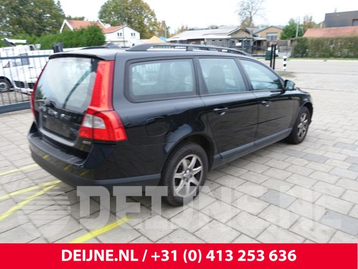 Volvo V70 2.0 D 16V Skrotfordon (2009, ZWART)