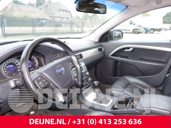 Volvo V70 2.0 D 16V Skrotfordon (2009, ZWART)